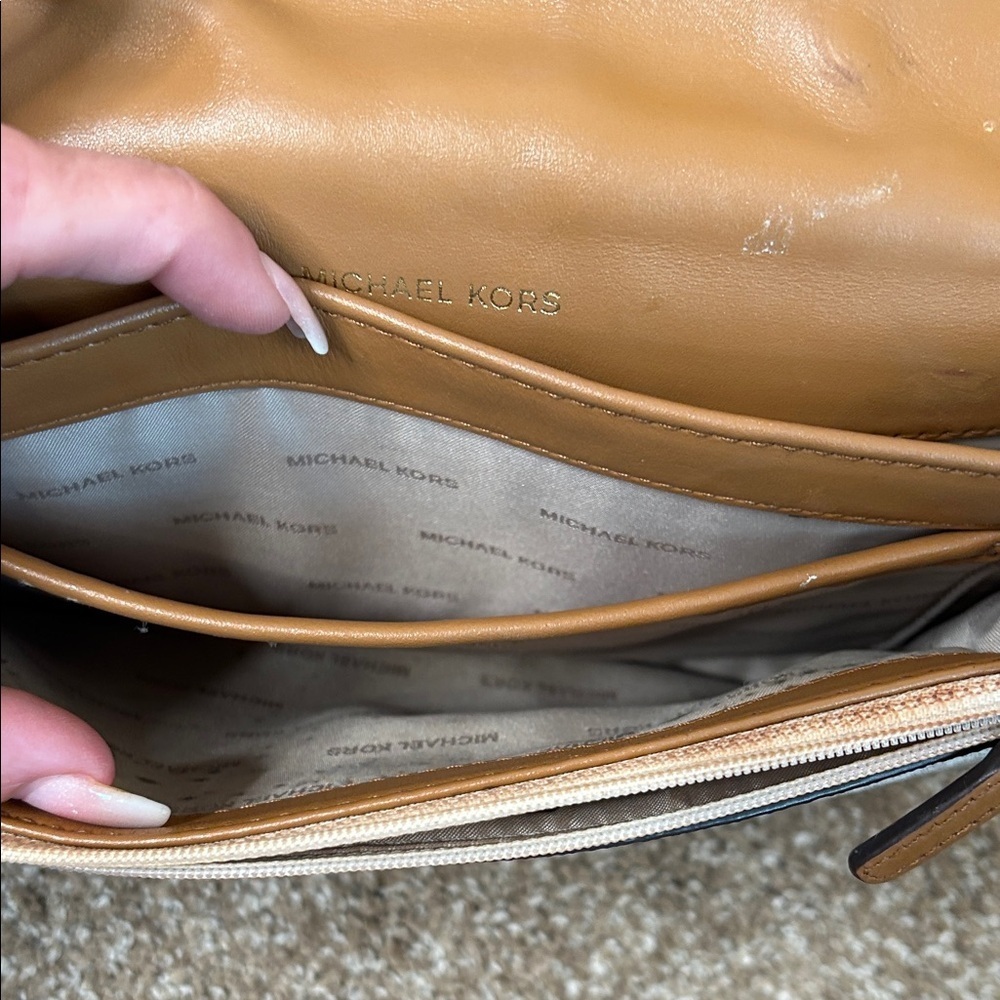 Michael Kors Cream and Tan Crossbody Bag with Gold Chain signature monogram - Picture 11 of 13